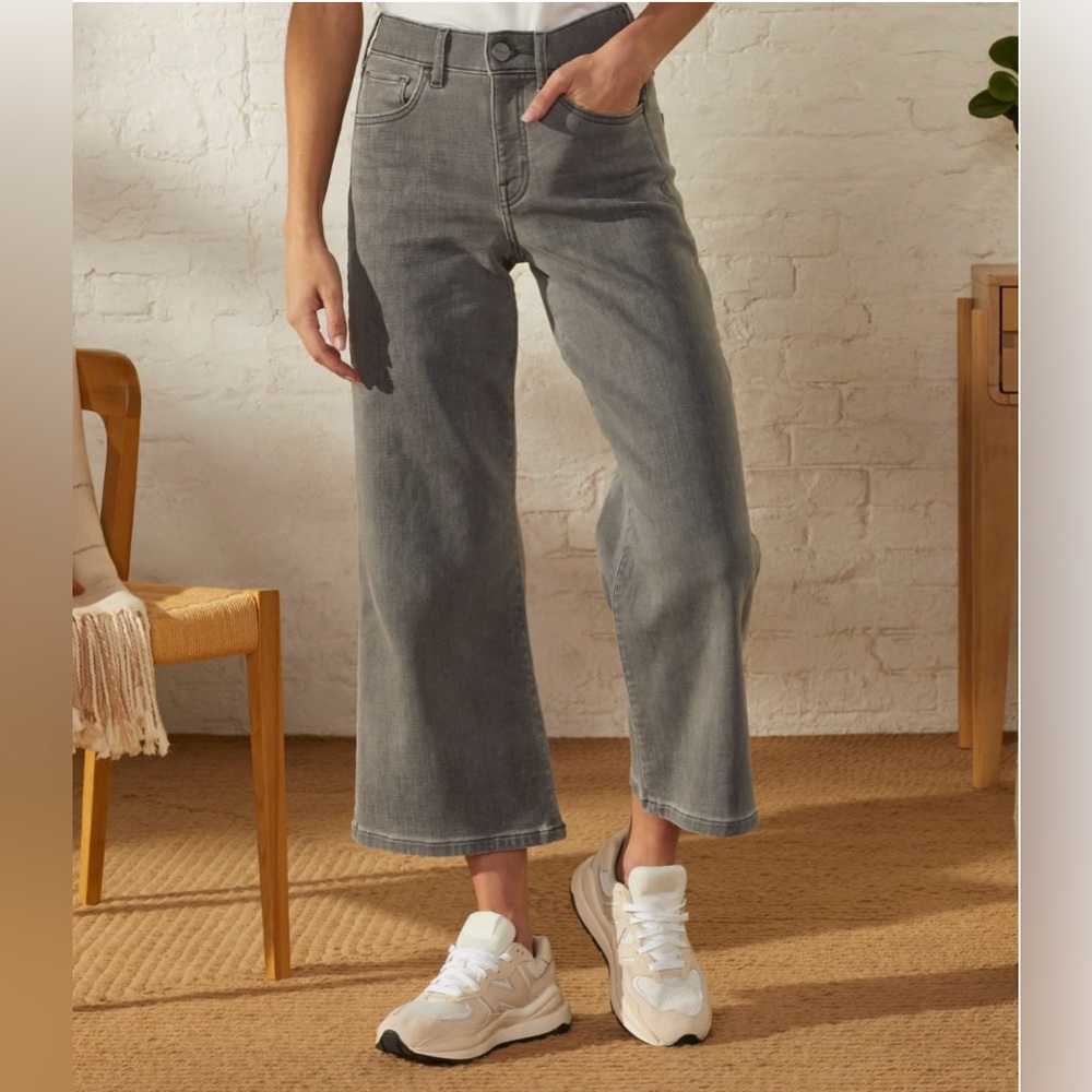 Upwest All-Day Cropped Wide-Leg Grey Denim